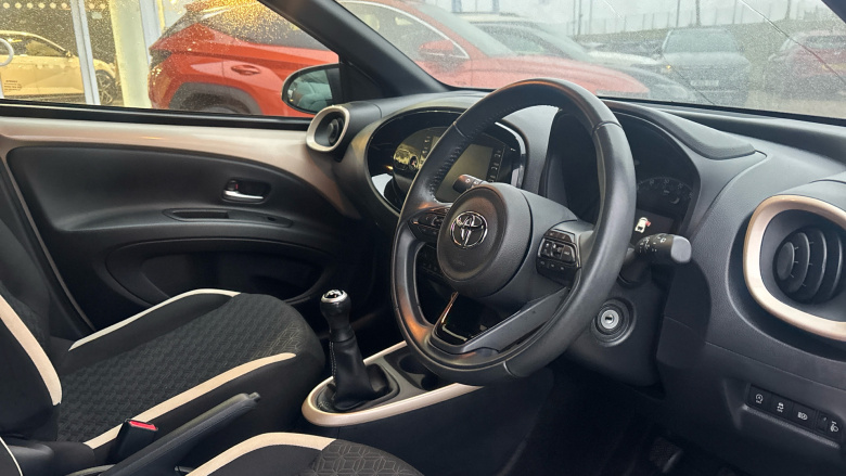 Toyota Aygo X 1.0 VVT-i Edge 5dr Petrol Hatchback